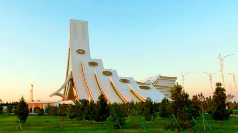 Туркменистан готовит форум женщин к 30-летию нейтралитета