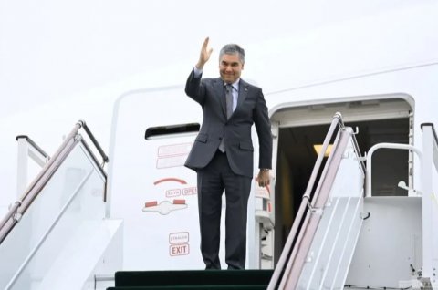 Гурбангулы Бердымухамедов прибыл в Венгрию для участия в заседании Совета старейшин ОТГ