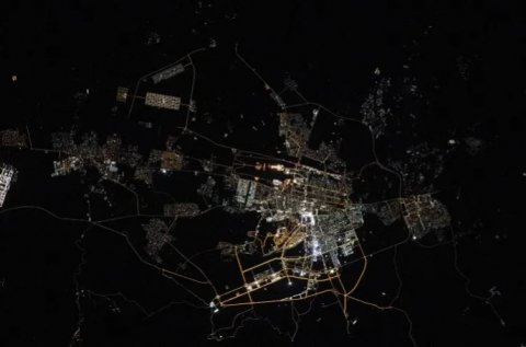 Ночной Ашхабад с высоты МКС: НАСА опубликовало уникальный снимок столицы Туркменистана